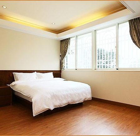 Happy Owner B&B Жуйсуй Екстер'єр фото